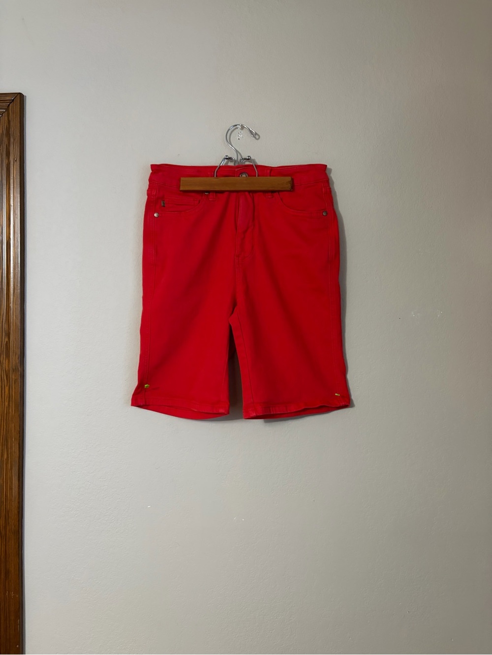 Judy Blue Red Tummy Control High Rise Bermuda Shorts Size Large EUC